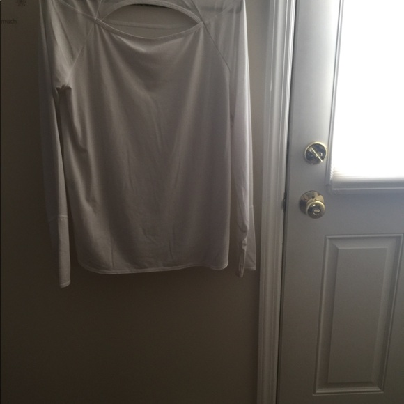 Workout top. - Picture 3 of 4